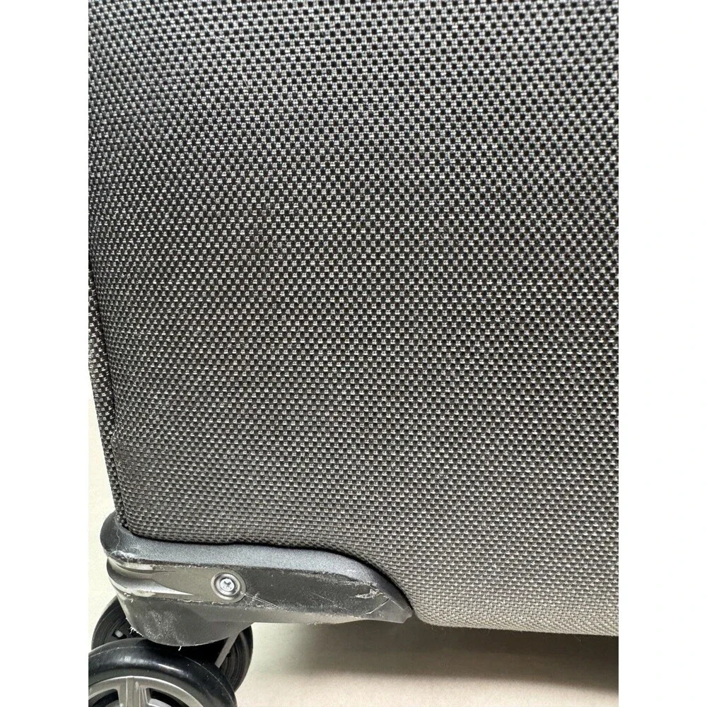Travelpro Platinum Elite Medium Spinner Expandable Suitcase Luggage